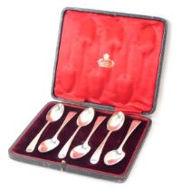 A set of six George V silver fiddle pattern teaspoons, each with a beaded edge, London 1913, 3oz, in