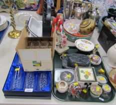 Household wares, comprising crystal drinking glasses, enamel baking tins, knife sets, coasters, Ayns