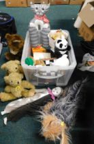 Toys and games, comprising cuddly toys, chess, draughts, dominoes, etc. (1 box)