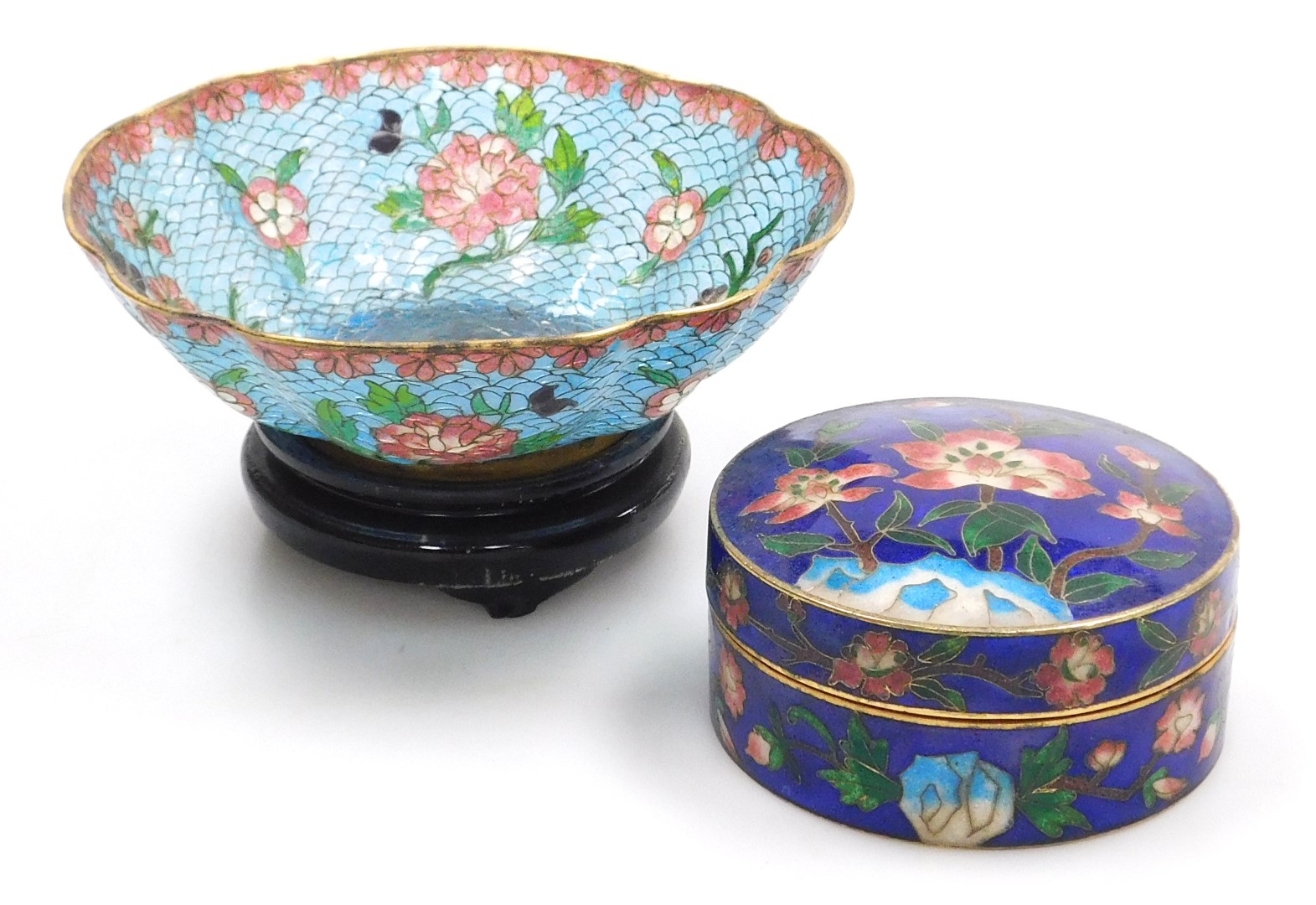 A 20thC Chinese plique-a-jour enamel bowl, of fluted form, decorated with flowers on a turquoise gro - Image 2 of 20