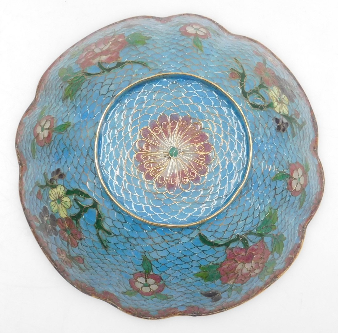 A 20thC Chinese plique-a-jour enamel bowl, of fluted form, decorated with flowers on a turquoise gro - Image 9 of 20