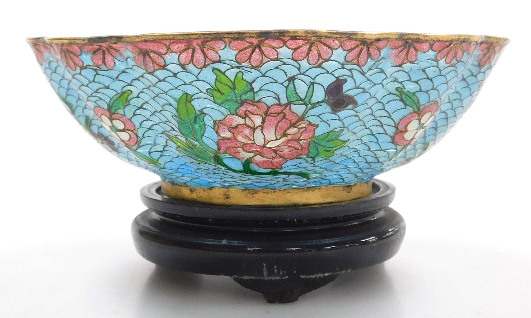 A 20thC Chinese plique-a-jour enamel bowl, of fluted form, decorated with flowers on a turquoise gro - Image 4 of 20