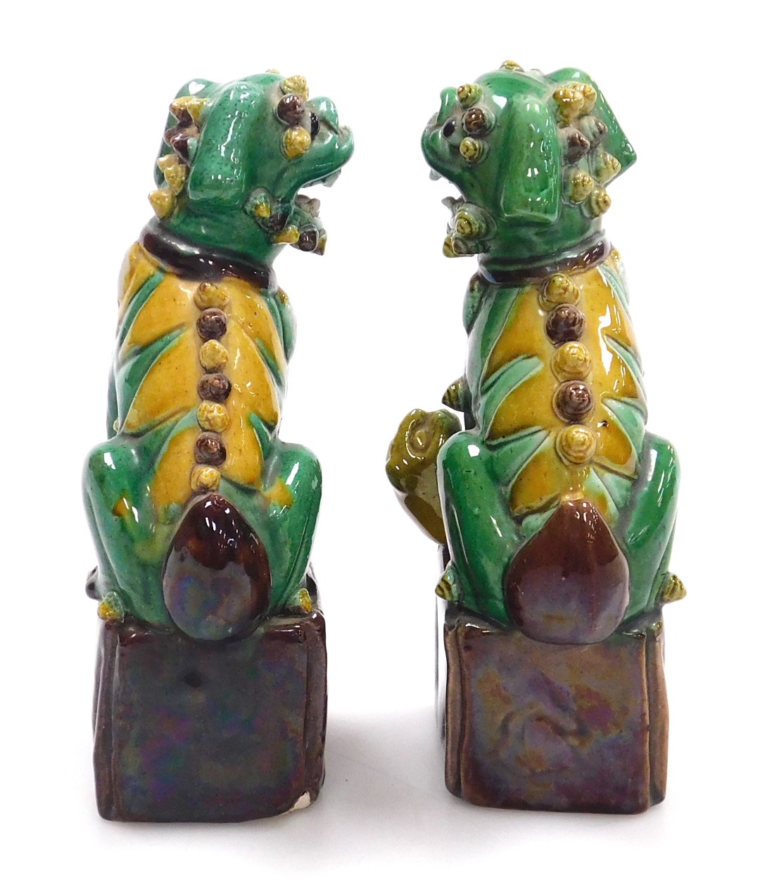 A pair of 19thC Qing dynasty porcelain Sancai style Foo dogs, with a green and yellow glaze, modelle - Image 4 of 5