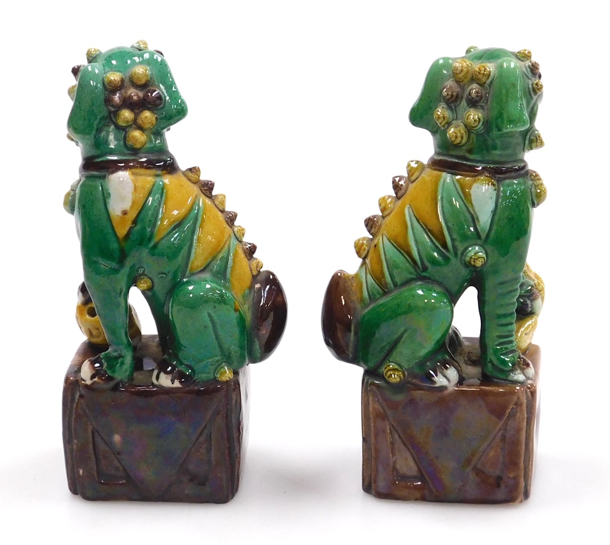 A pair of 19thC Qing dynasty porcelain Sancai style Foo dogs, with a green and yellow glaze, modelle - Image 3 of 5