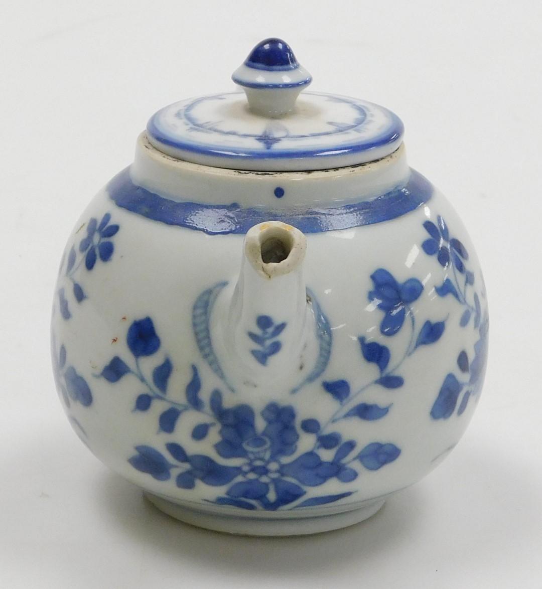 An early 20thC Japanese blue and white porcelain vase, of globular form, painted with birds and flow - Image 5 of 21