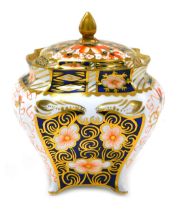 An early 20thC Royal Crown Derby Imari porcelain sugar box and cover, of fluted form, pattern no. 24