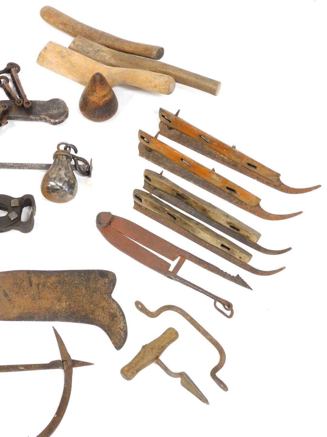 Assorted vintage tools, including a thatcher's needle, vintage wire cutters, cast iron sliding scale - Image 2 of 3