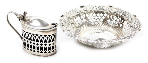 A Victorian silver sweetmeat dish, with pierced and embossed floral and foliate decoration, James De