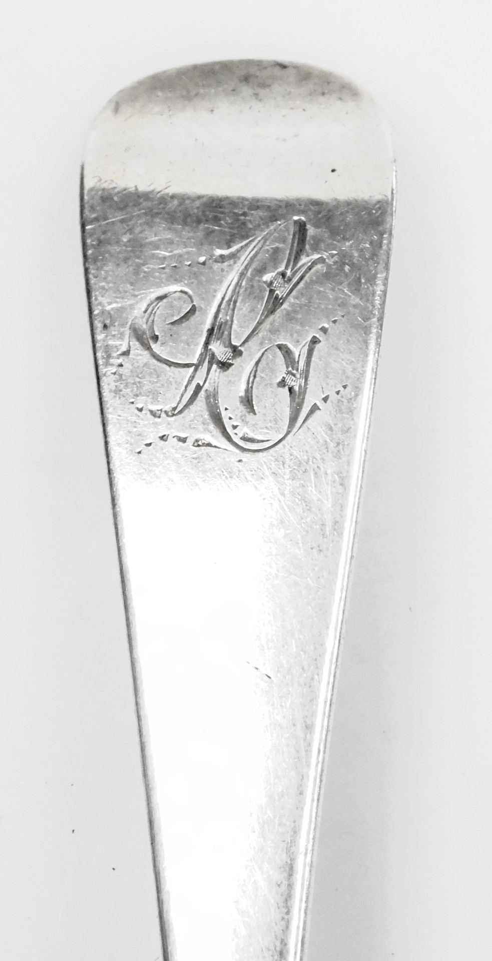 A George III silver Old English pattern cream ladle, initial engraved, Solomon Hougham, London 1797, - Bild 2 aus 3