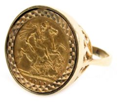 A Queen Victoria gold half sovereign 1899, in a 9ct gold ring mound, size P, 9.1g.