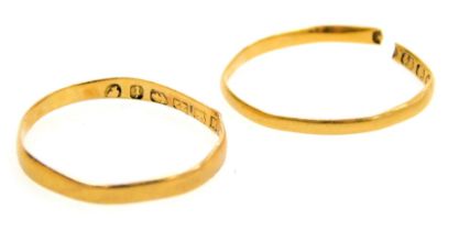 Two 22ct gold wedding bands, one cut, size O, 1.7g.
