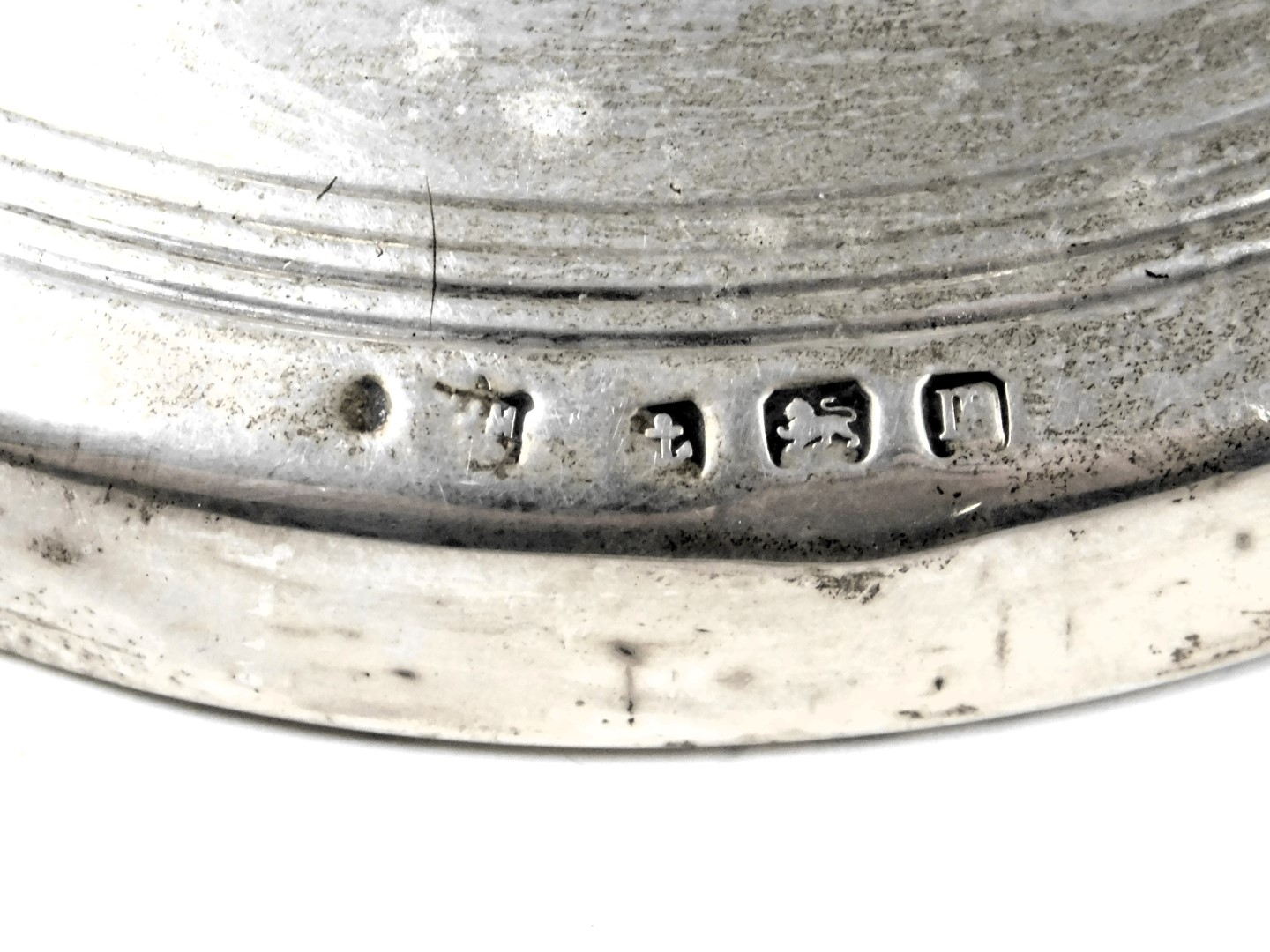 A George V loaded silver capstan inkwell, Birmingham 1911, 12.74oz all in. - Image 3 of 4
