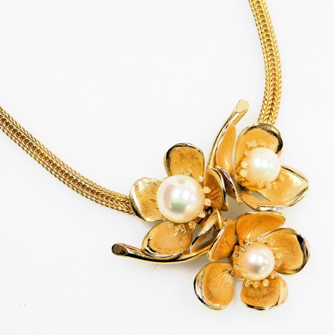 A Grosse gold plated and simulated pearl floral pendant on chain, dated 1963. - Bild 2 aus 2