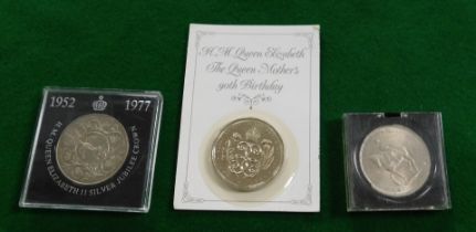Commemorative coinage, British, including Silver Jubilee of Queen Elizabeth II coin, and a five poun