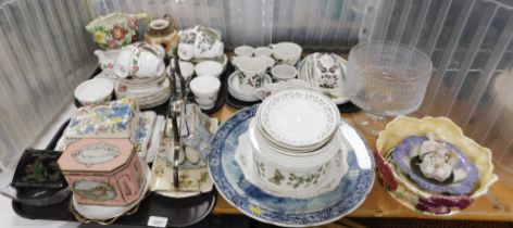 A Masons ironstone Regency pattern cheese dish and cover, Royal Vale part tea service Oriental style