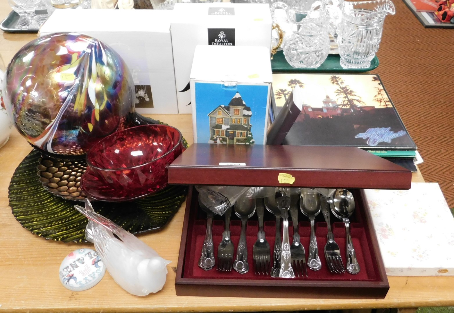 Miscellaneous items, to include large glass bowls, coloured glass, an iridescent glass dove, Royal D