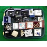 Costume jewellery, to include mostly boxed items, rings, necklaces, etc. (1 tray)