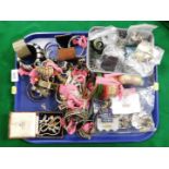 Costume jewellery, to include bracelets, bangles, necklaces, brooches, rings, etc. (1 tray)