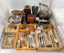 A quantity of household wares, to include flatware, silver plated spoons, forks, knives, wooden gave