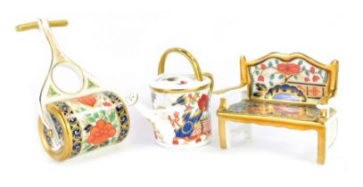 Three pieces of Royal Crown Derby Miniatures Imari porcelain, comprising Pardoe garden bench, 8cm hi