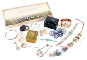 Various costume jewellery, comprising a cased set of novelty reel enamel hat pins, six Victorian sty
