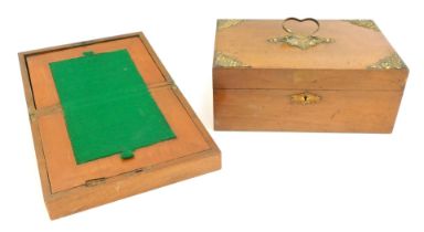 A 19thC walnut writing box, with inlaid diamond motif to the top, the hinged lid enclosing a green f