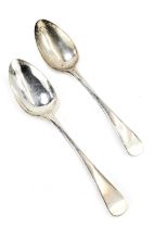 A pair of George III Irish fiddle pattern serving spoons, Dublin 1818, 4.35oz. (2)