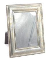 An Elizabeth II silver rectangular strut photograph frame, of plain design, Sheffield 1996, plate si