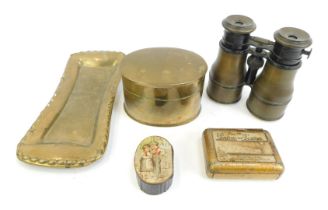 A group of collectables, comprising a pair of Vantier Palais Royale 174 brass marine binoculars, a b