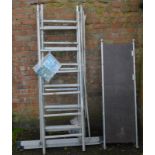 A scaffold tower/garden platform.