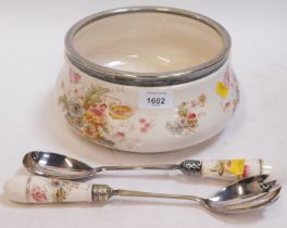 A Fieldings Aiden pattern salad bowl, and pair plated servers.
