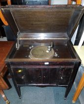 An early 20thC Columbia oak cased gramophone, No 153A, bearing stamp for The Academy of Arts N-C Ltd