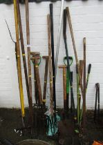 Various garden tools, to include forks, spades, rakes, garden shears, crowbars, etc. (a quantity)