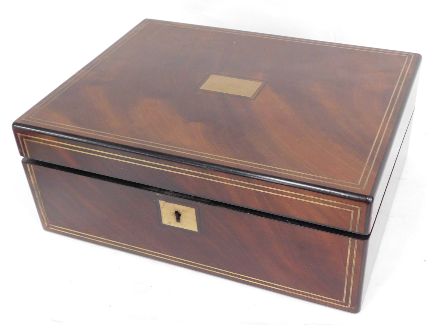 A 19thC mahogany and brass strong writing box, the hinged lid engraved with a rectangular plaque J P - Image 2 of 3