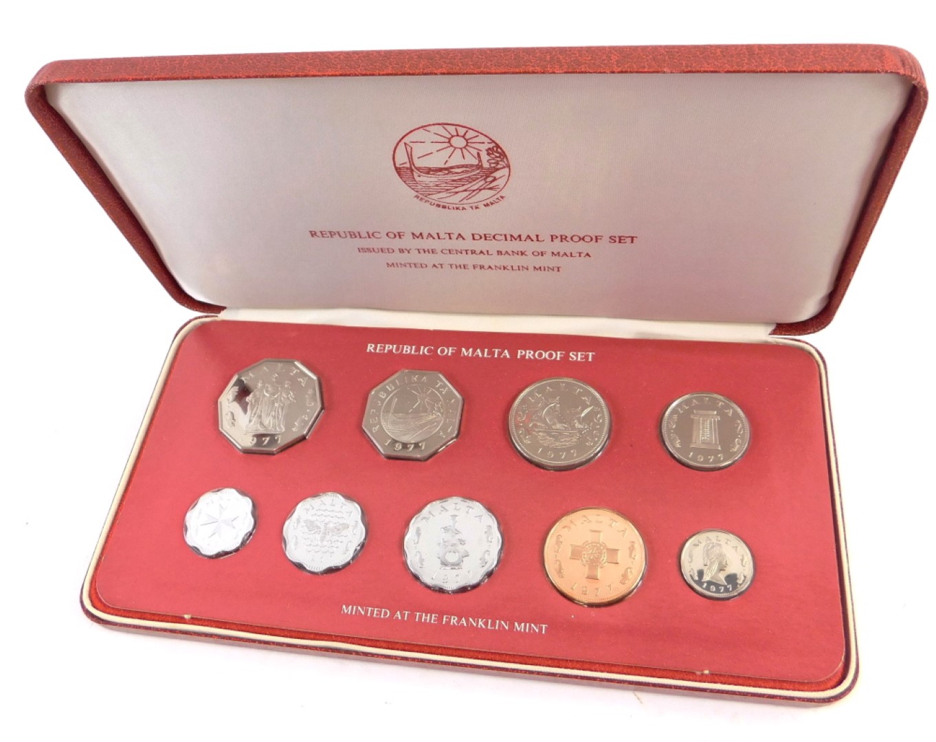 A Republic of Malta decimal proof coin set, with certificate from 1977, in presentation pack.