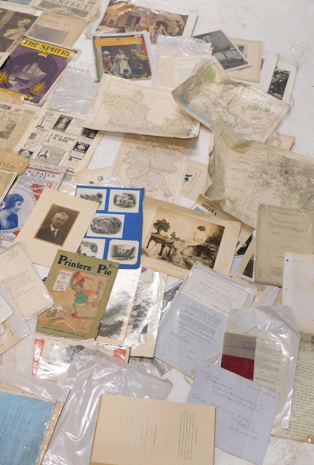 Ephemera, comprising Daily Mail, newspapers, newspaper cuttings, and Callings from the WWII years, a - Image 2 of 3