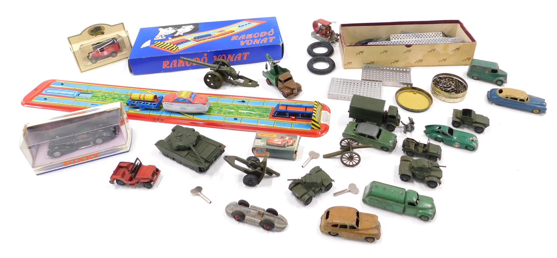 Miscellaneous toys, to include a part Meccano set, Dinky, Dinky Service tow truck, boxed Dinky Delah