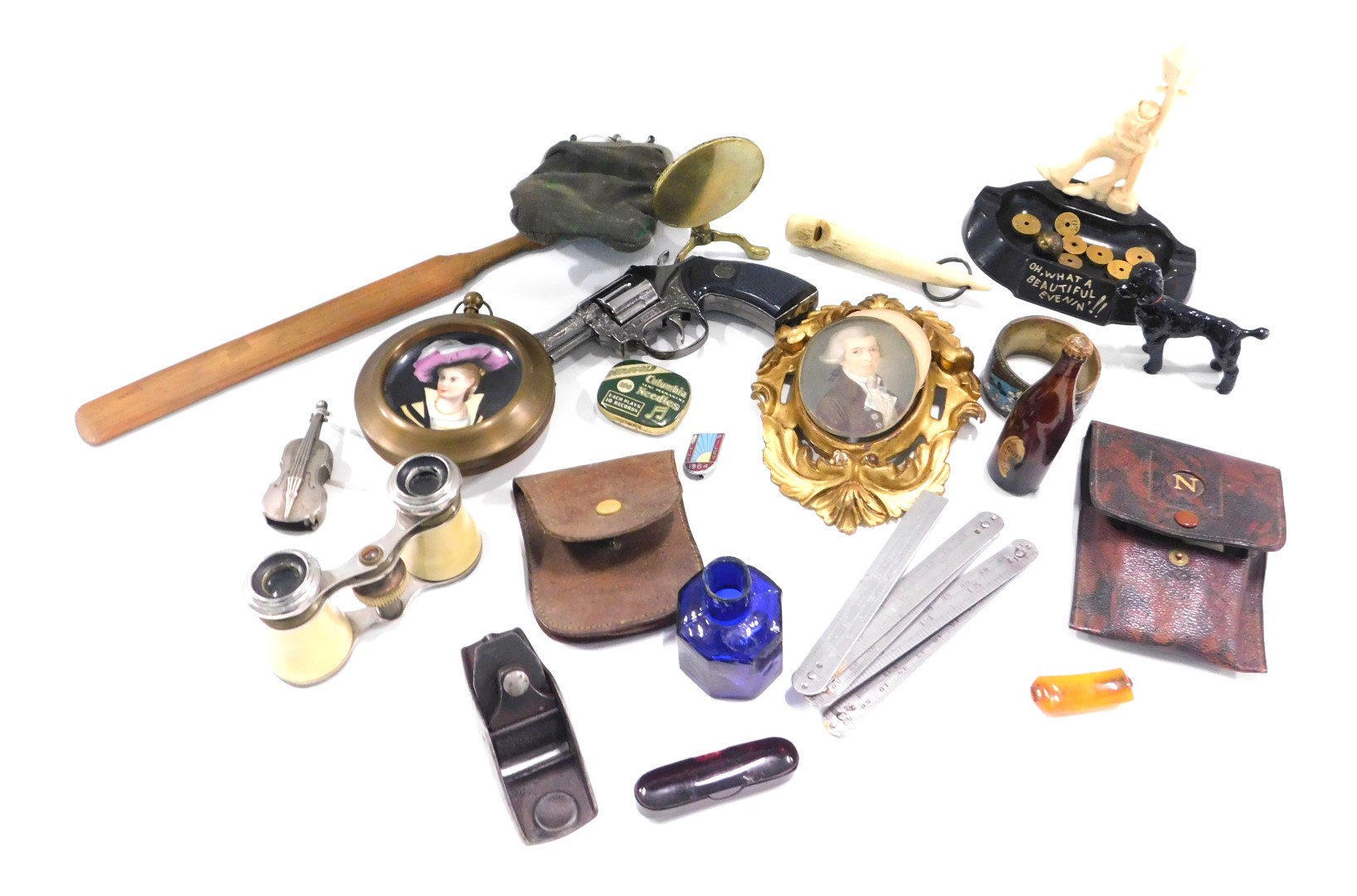 Various 20thC and later trinkets, comprising pair of opera glasses, a 101 miniature wood plane, a si