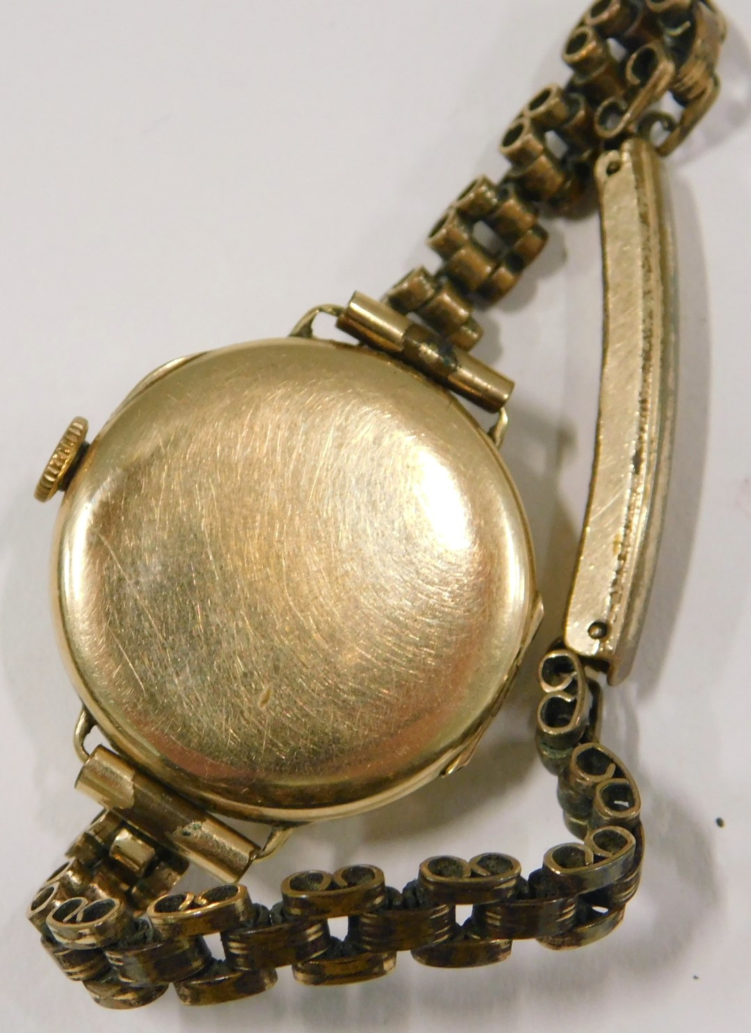 A Beyer of Zurich 9ct gold cased ladies wristwatch, with a gold coloured numeric dial, 1.5cm wide, o - Image 3 of 3