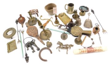 A quantity of brass, copper and other metalware, to include a Johnnie Walker ashtray, small clipboar