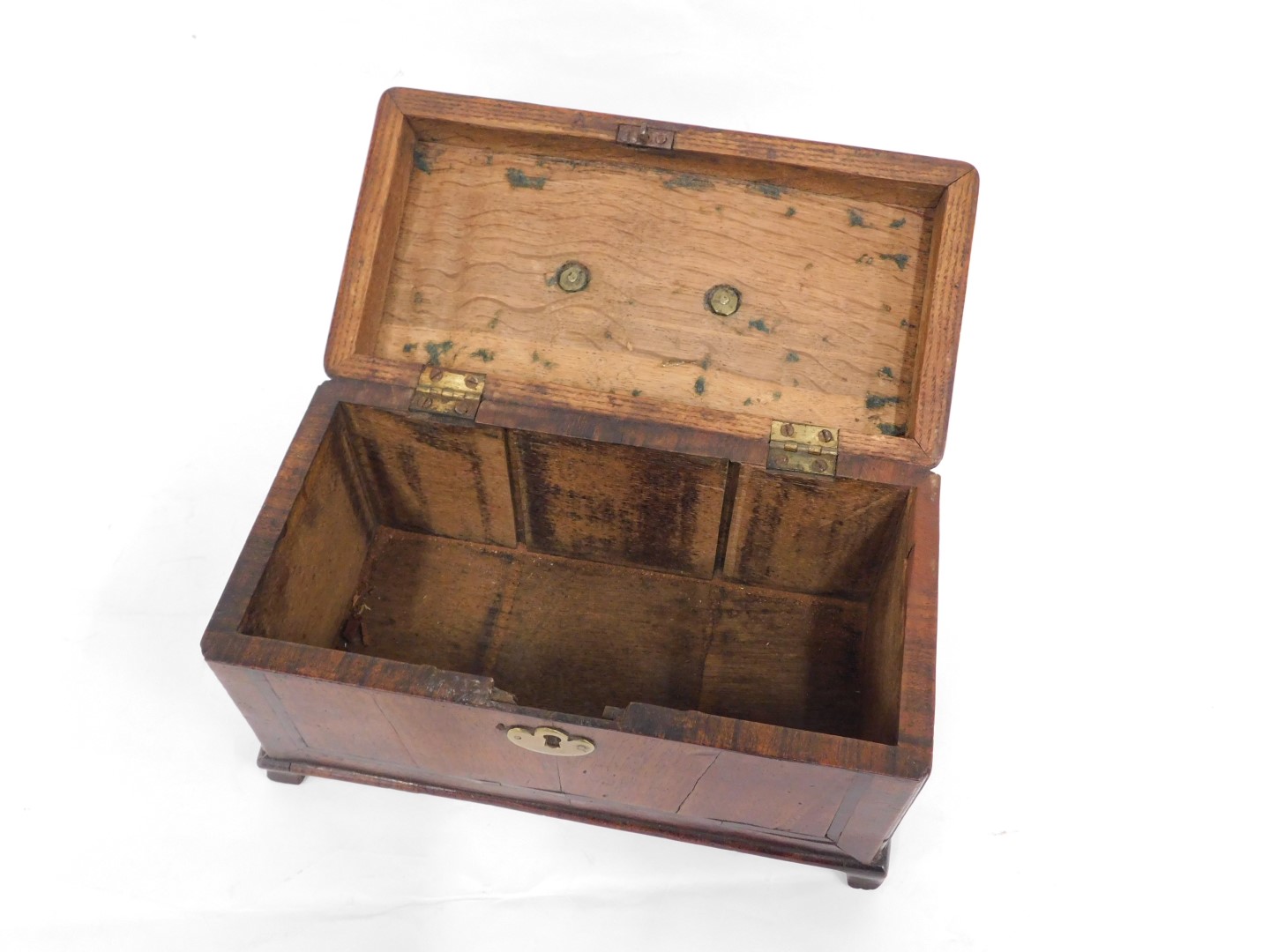 A 19thC mahogany tea caddy, the hinged lid with cross banded border and a brass swing handle enclosi - Image 2 of 2