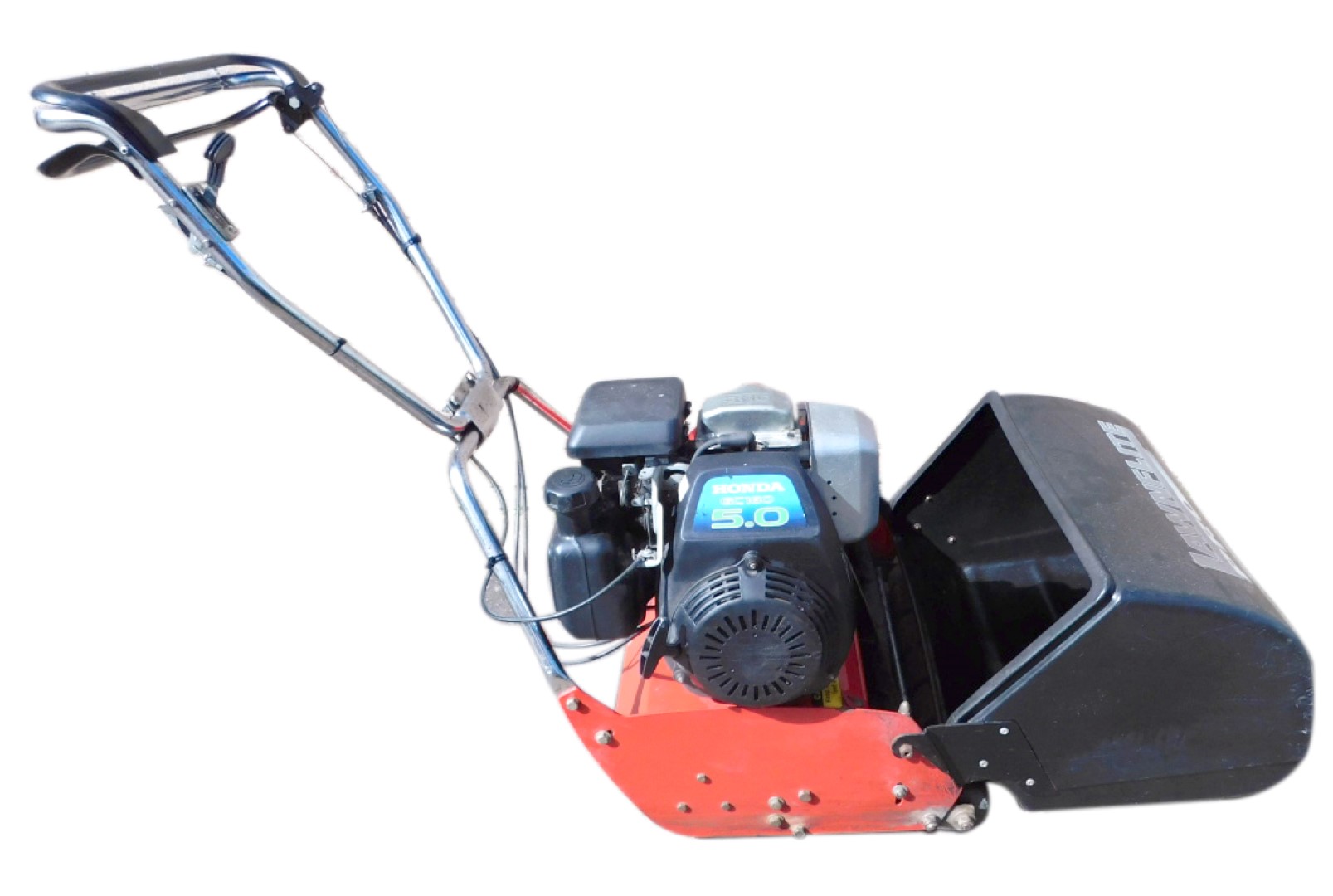 A Lawnflite Pro cylinder mower, with Honda GC160 5.0 engine.