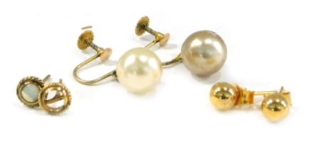 Three pairs of earrings, comprising a pair of cultured pearl and yellow metal screw back earrings, s