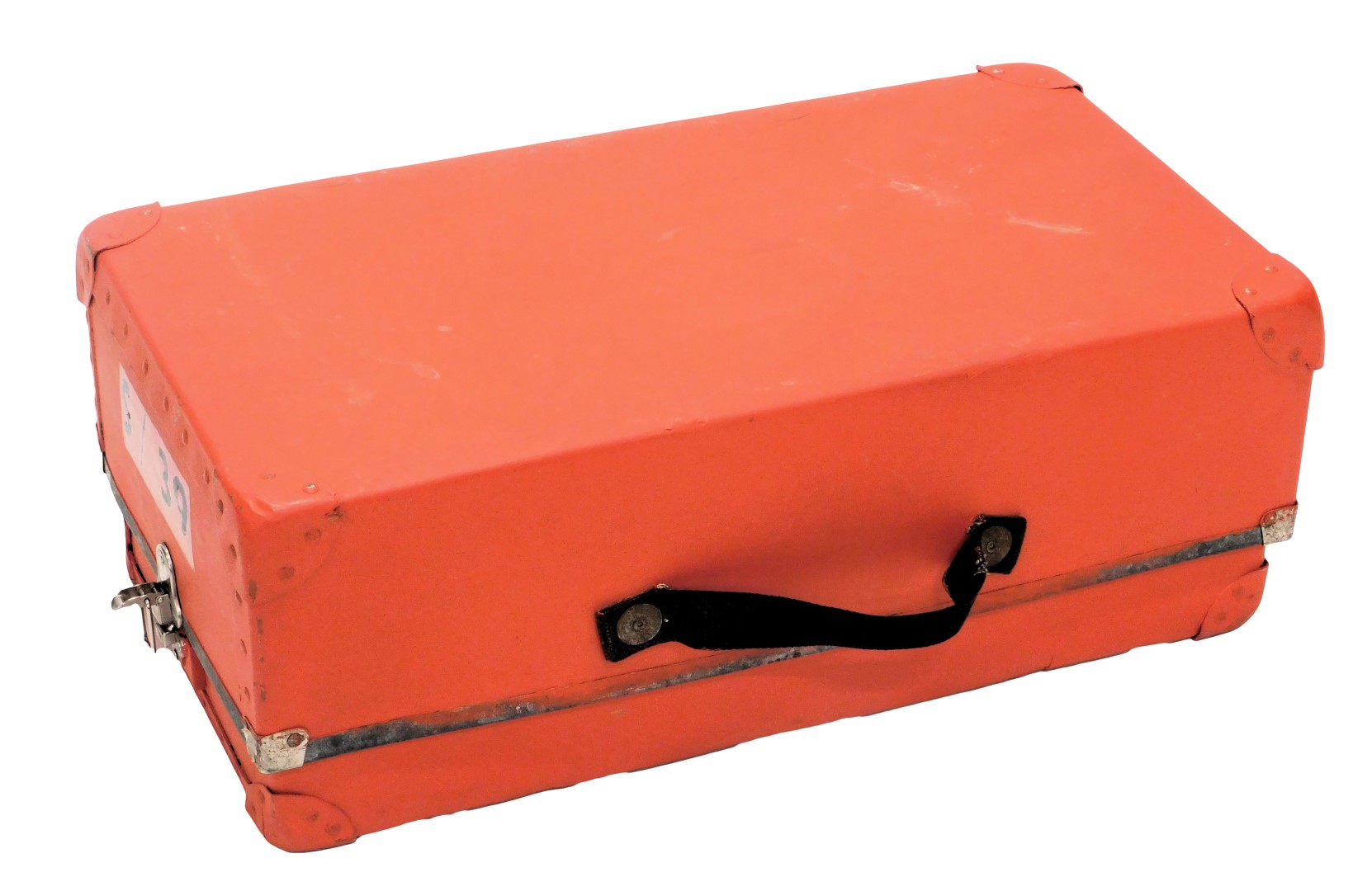 A specimen case, painted in red, 24cm high, 60cm wide, and 32cm deep.