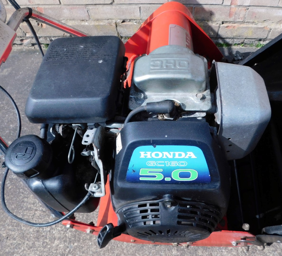 A Lawnflite Pro cylinder mower, with Honda GC160 5.0 engine. - Image 2 of 4