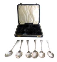 A set of six George V silver bead pattern teaspoons, maker A&Co Birmingham 1921, in fitted case, 1.9