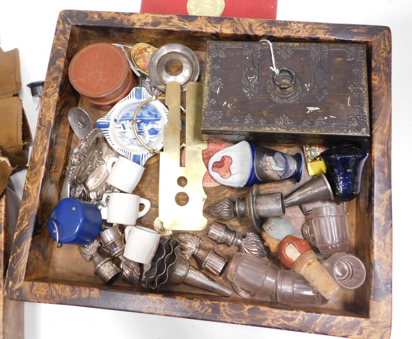 Bygones and trinkets, comprising miniature tankards, carved wooden bottle stopper, silver plated sal - Image 2 of 3