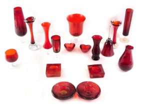 A small collection of ruby tinted glass, to include small bowls, vases, etc. (1 tray)