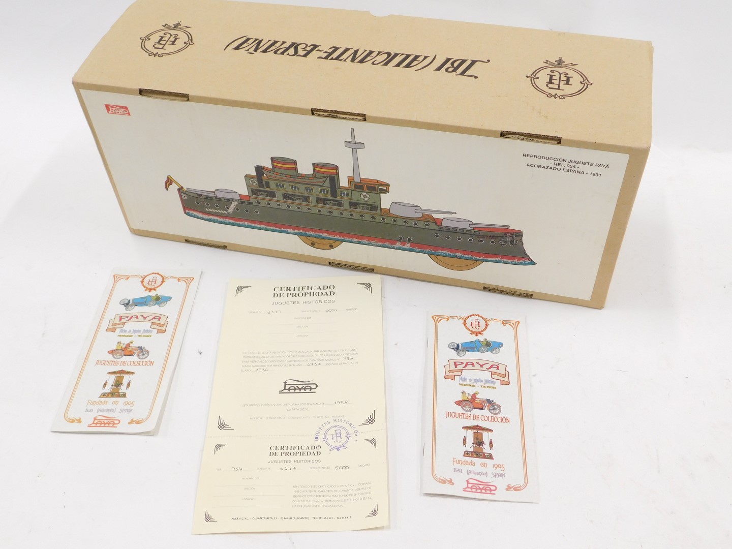 A Paya Spanish tinplate model of a battleship, boxed. - Image 4 of 4