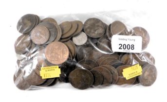 A quantity of George V and later pennies and half pennies.